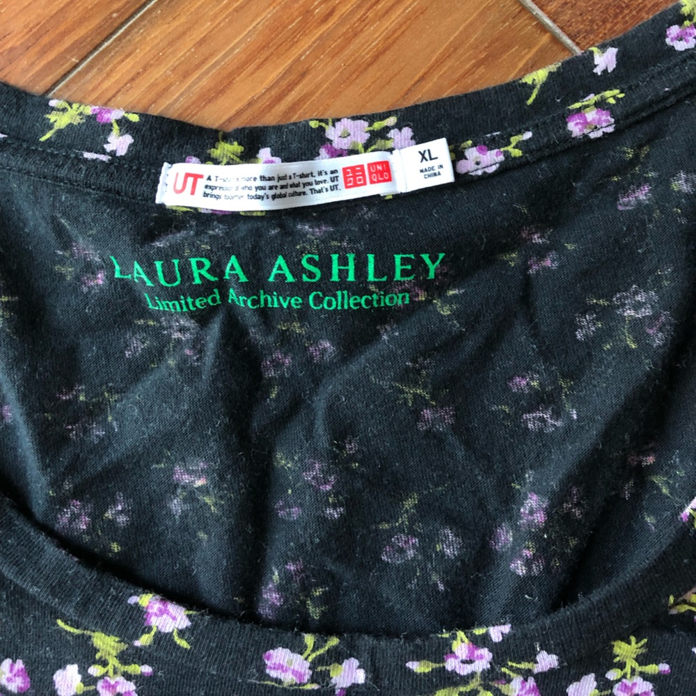 Uniqlo x Laura Ashley Limited Archive Collection T-Shirt - Picture 6 of 12